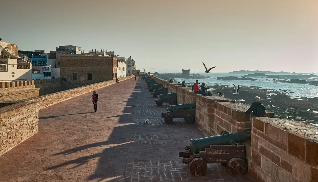 Les remparts de la Skala de la Ville à Essaouira, face à l'océan